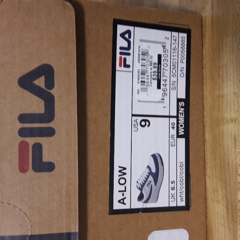 NWT "Fila" A-LOW Woman's Sneakers Size 8 or 9 - Picture 5 of 5